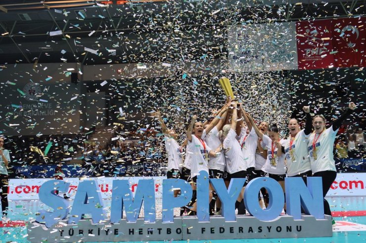 Yalıkavakspor Kupaları Çiftledi