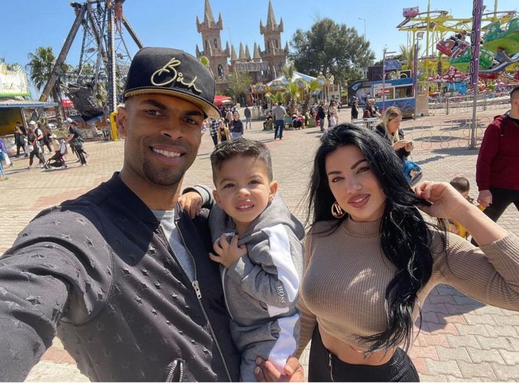 Antalyasporlu Naldo'nun Kazada Yaralanan 4 Yaşındaki Oğlu 48 Saat Uyutulacak