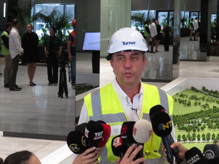 Ataşehir'deki 353 Metrelik Merkez Bankası Binasında 40 Dağcının Zorlu Mesaisi