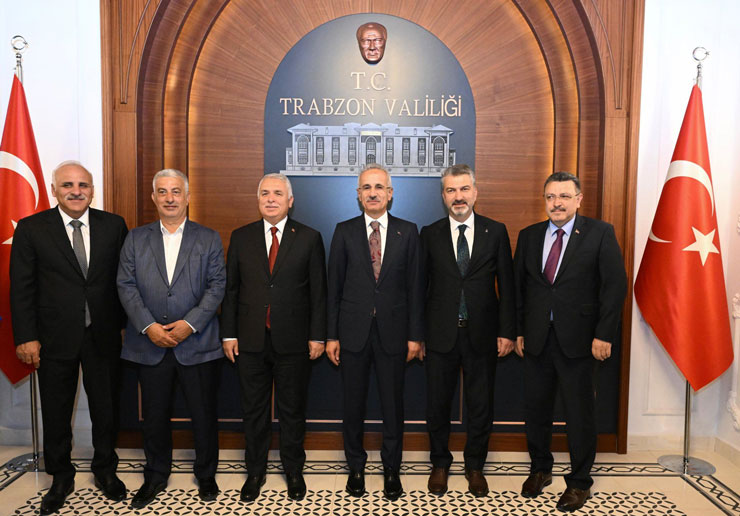 bakan-uraloglu-samsun-sarp-demir-yolunda-proje-calismalarini-baslatacagiz-002.jpg