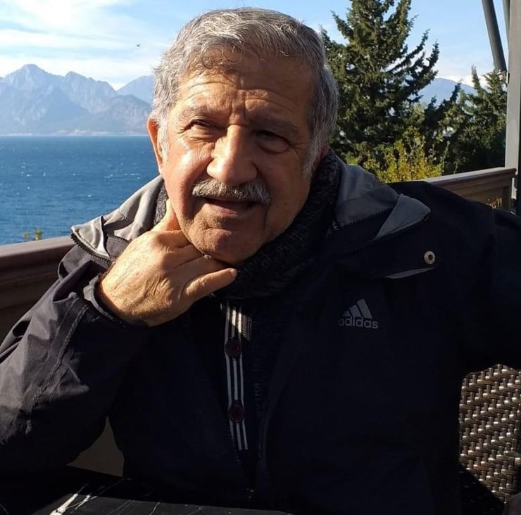 Eski Belediye Başkanı Çatıdan Atladı