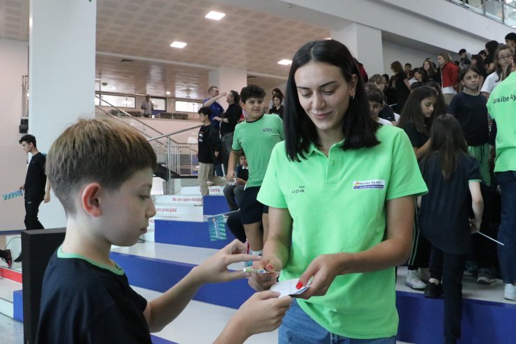 Nesibe Aydın Kadın Basketbol Takımı, Öğrencilerle Bir Araya Geldi