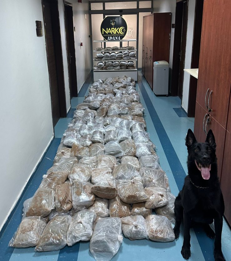 Tır'da, Kahve Paketlerindeki 158 Kilo Esrarı 'Uzi' Buldu