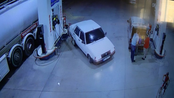 Akaryakıt İstasyonunda Drift Güvenlik Kamerasında