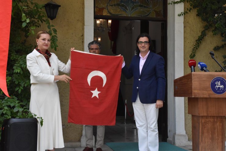 İzmir'in Kurtuluşunda Elde Dikilen Türk Bayrağı, Bayrakbilim Ve Türk Bayrakları Müzesi'nde