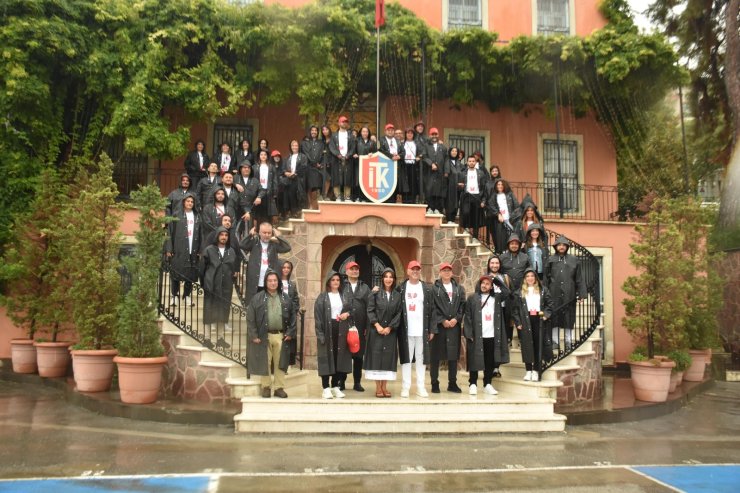 Koton Cumhuriyet Gönüllüleri, 9 Eylül'ün Yıl Dönümünde İzmir'i Ziyaret Etti