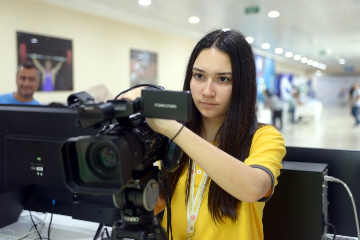 'uluslararası Meb Robot Yarışması'nın Canlı Yayınını Demirören Medya Lisesi Öğrencileri Yaptı