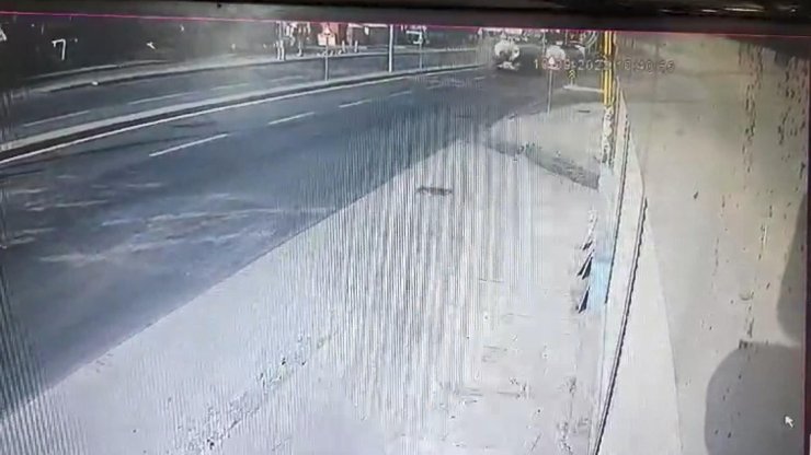 (Ek Bilgi Ve Fotoğraflarla) Arnavutköy'de Tanker Kazası: Facia Ucuz Atlatıldı