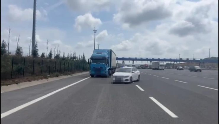 İstanbul'da Tır'da 15 Ton Etil Alkol Ele Geçirildi