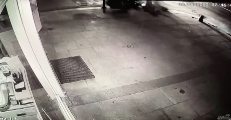 Kartal'da Taksi İle Motosiklet Çarpıştı: 2 Yaralı