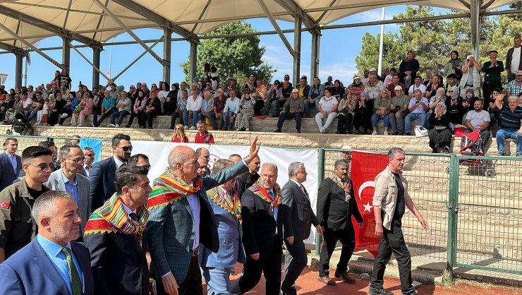 Tbmm Başkanı Kurtulmuş, Ertuğrul Gazi Türbesi’ni Ziyaret Etti (2)