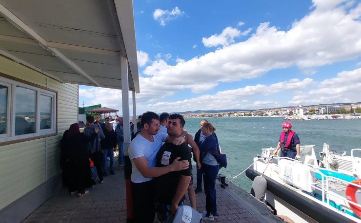 Şişme Botla Sürüklenen 4 Kişi, 13,5 Saat Sonra Kurtarıldı