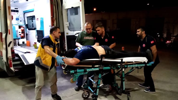 Tartıştığı Arkadaşına 'Adamsan Bıçakla' Dedi, Sırtından Bıçaklandı