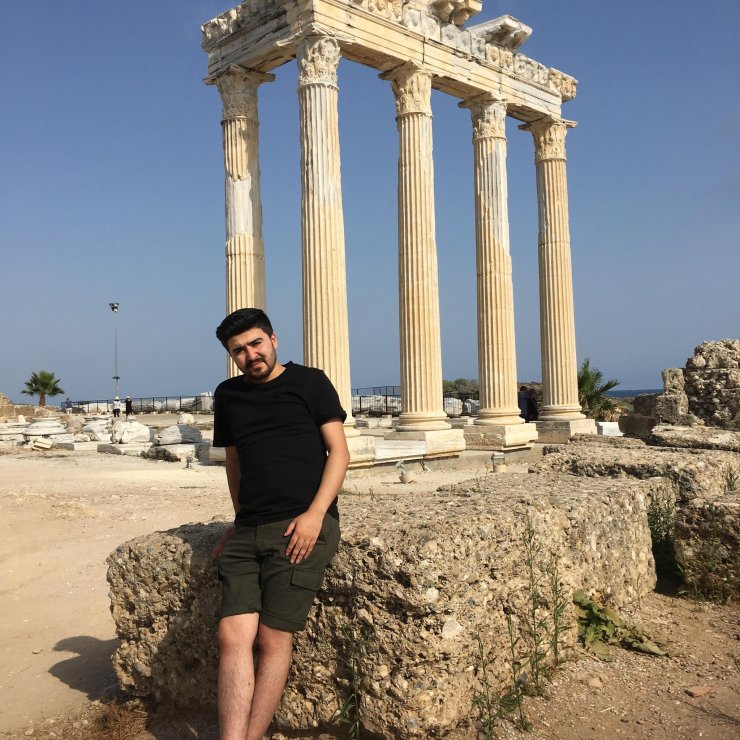 Ağaçlara Çarpan Otomobilin Sürücüsü Semih, Hayatını Kaybetti