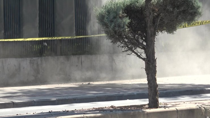 Askeri Lojmanın Bahçe Duvarına Bırakılan Çanta Paniğe Neden Oldu