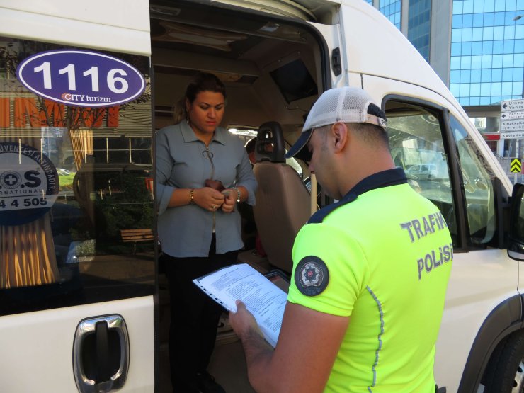 Ataşehir'de Okul Servislerine Denetim