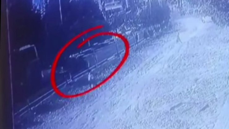 Otomobilin Çarptığı Yaya Ağır Yaralandı; Kaza Kamerada
