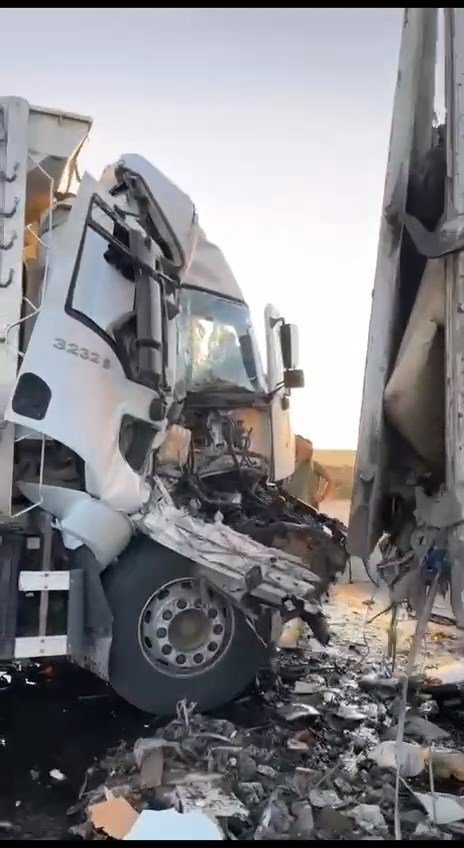 Silivri'de 3 Tır Birbirine Girdi: 1 Yaralı