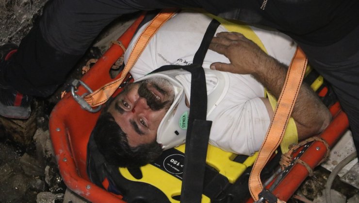 3'üncü Kattan Asansör Boşluğuna Düştü, İtfaiye Ekipleri Kurtardı