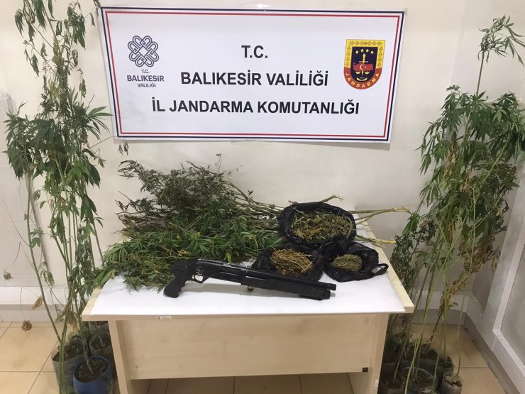 Balıkesir'de Uyuşturucu Operasyonu: 3 Gözaltı