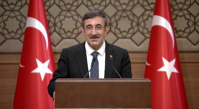 Cevdet Yılmaz: Yurt Dışındaki Öğrencilerimizi Bulundukları Ülkede Enflasyona Ezdirmiyoruz