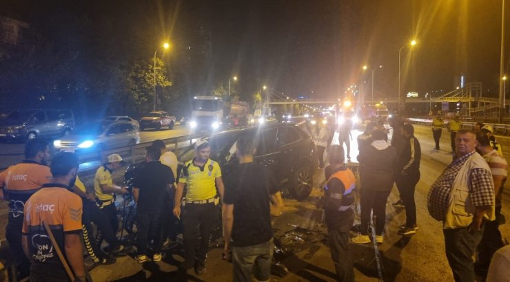 Kartal D-100 Karayolu'nda Zincirleme Trafik Kazası: 2 Yaralı