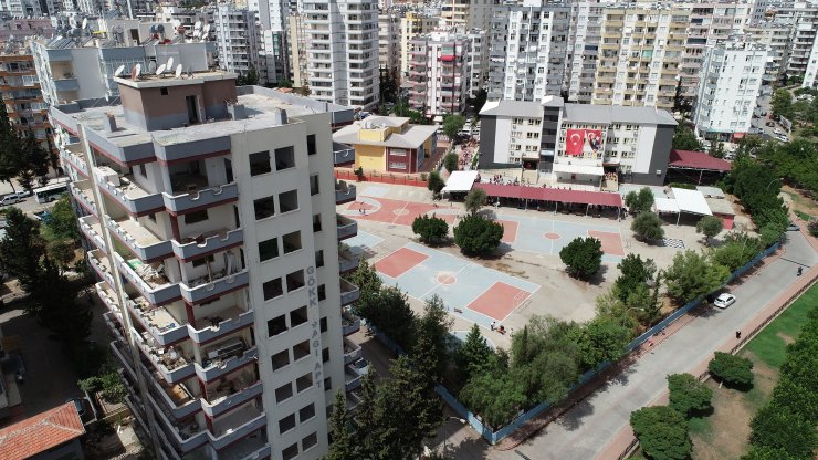 Veliler, Okulların Çevresindeki Ağır Hasarlı Binalar Nedeniyle Tedirgin