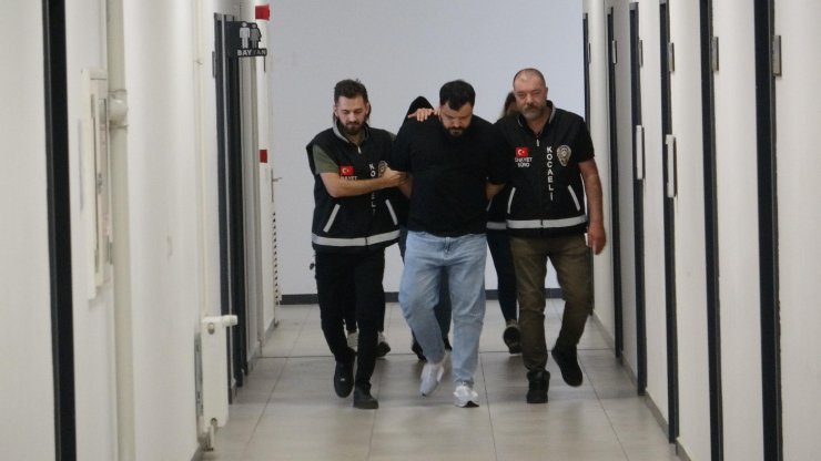 3 Yıl Sonra Yakalanan Cinayet Şüphelisinin Evinden Cephanelik Çıktı (2)