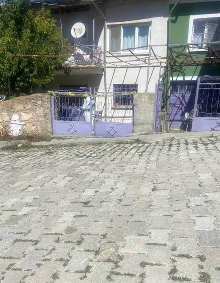 83 Yaşındaki Eşini, 32 Bıçak Darbesiyle Öldürmüş