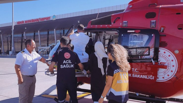 Bingöl'de Ambulans Helikopter, Köydeki Hasta İçin Havalandı
