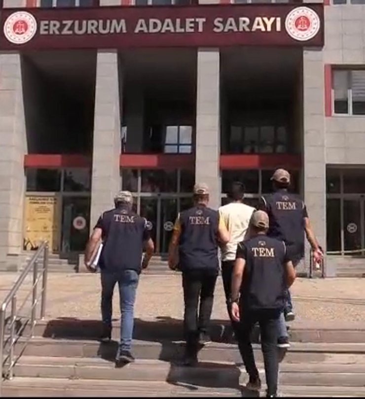 İkna Edilip, Örgütten Kaçan 2 Pkk'lı Teslim Oldu