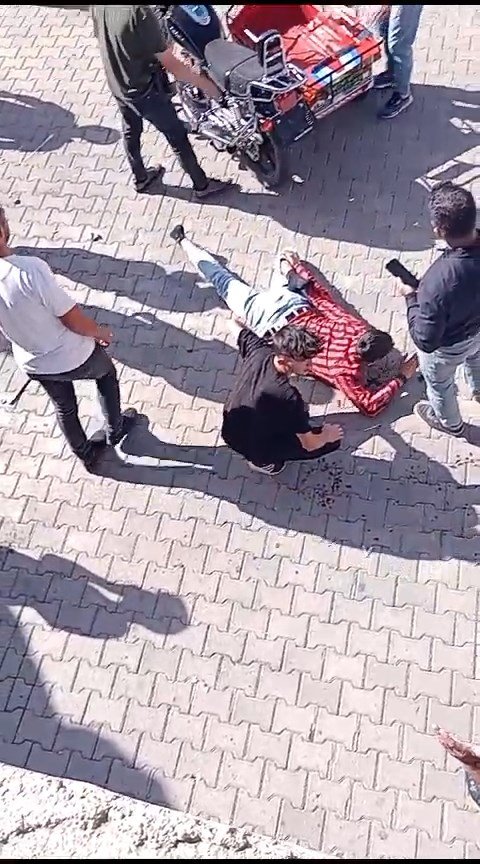 Sepetli Motosiklet, 4 Metre Yükseklikten Düştü: 2 Yaralı