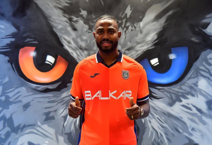 Başakşehir, Emmanuel Dennis Transferini Açıkladı