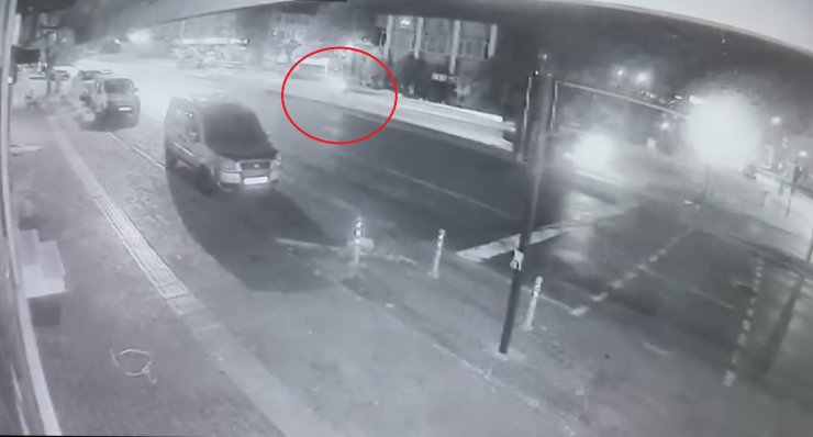 Bursa’da Otomobiller Çarpıştı; 2 Yaralı