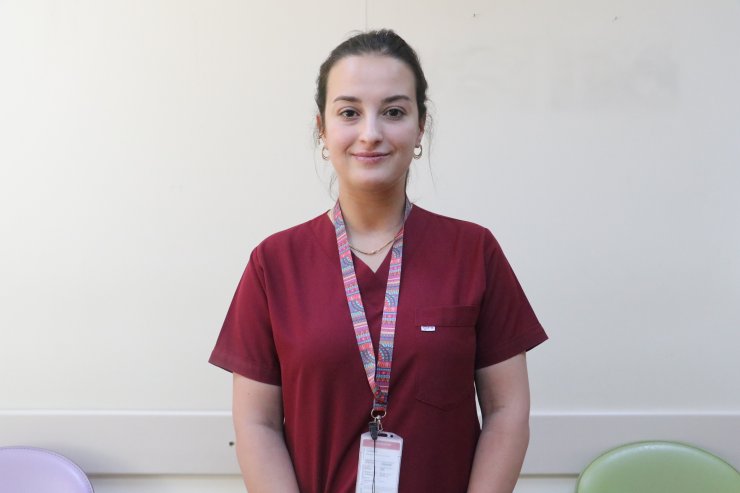 Elif Hemşire, Lenfomayı Yendiği Hastanede Hastaların Ümidi