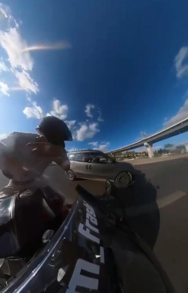 Kadıköy'de Seyir Halindeyken Tartıştığı Motosikletliyi Tokatladı