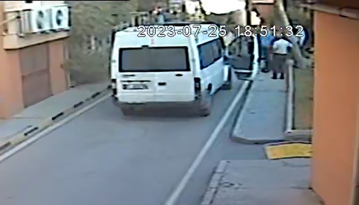 Kardeşinin Cenazesini Almaya Gitti, ‘Yol Vermeme’ Tartışmasında Bıçaklandı