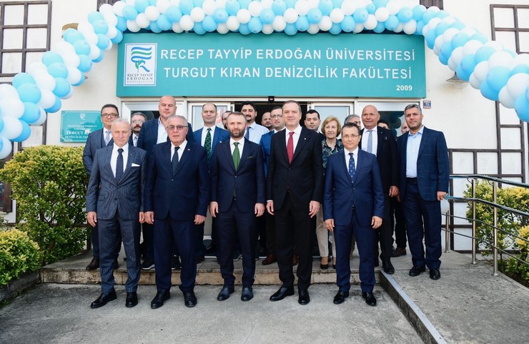 rizede-recep-tayyip-erdogan-universitesi-turgut-kiran-denizcilik-fakultesine-kopruustu-ile-kuresel-denizcilik-tehlike-ve-guvenlik-sistemi-simulatorleri-kuruldu-1.jpg