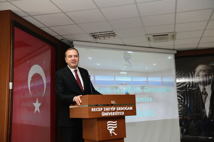 rizede-recep-tayyip-erdogan-universitesi-turgut-kiran-denizcilik-fakultesine-kopruustu-ile-kuresel-denizcilik-tehlike-ve-guvenlik-sistemi-simulatorleri-kuruldu-3.jpg
