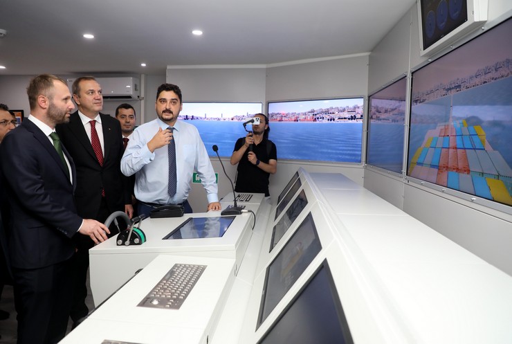 rizede-universiteye-denizcilik-alaninda-iki-yerli-simulator-kuruldu-2.jpg