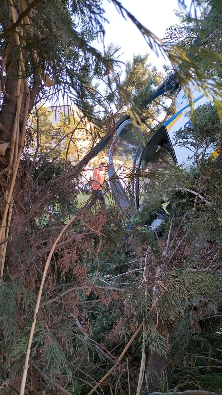 Afyonkarahisar'da Otel Bahçesine İniş Yapmak İsteyen Helikopter Kırım Geçirdi