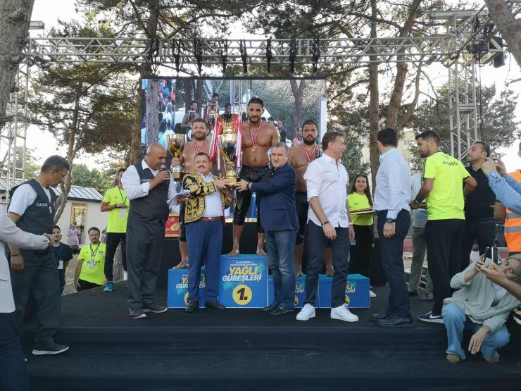 Kocasinan Yağlı Güreşleri'nde Başpehlivan Mustafa Taş Oldu