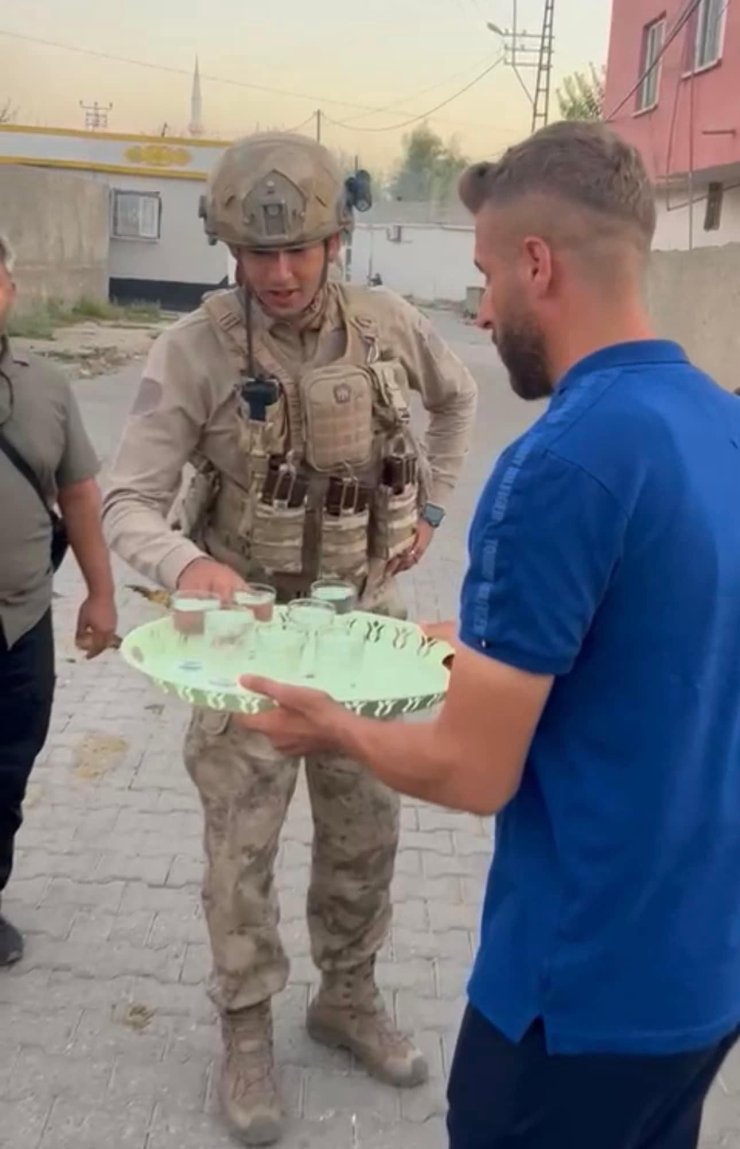 Şırnak'ta Yasağa Rağmen Yürüyüş Yapan Gruba Tazyikli Su Ve Gazla Müdahale (2)