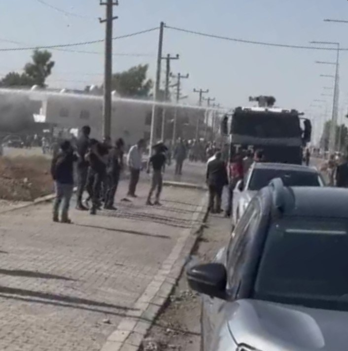 Şırnak'ta Yasağa Rağmen Yürüyüş Yapan Gruba Tazyikli Su Ve Gazla Müdahale