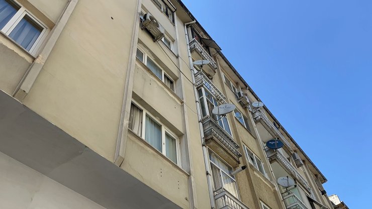 Tartıştığı Sevgilisini, 10 Yaşındaki Kızının Gözü Önünde Öldürüp, İntihar Etti