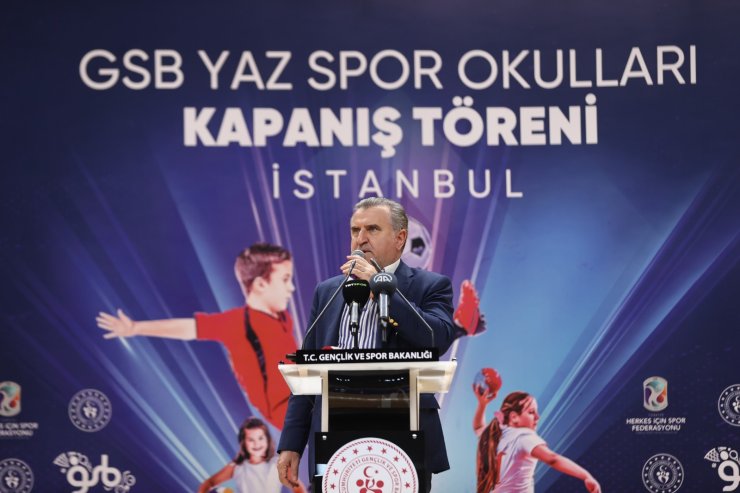 Bakan Bak: Bu Yaz Tesislerimizde 4 Milyon Gencimizle Bir Araya Geldik