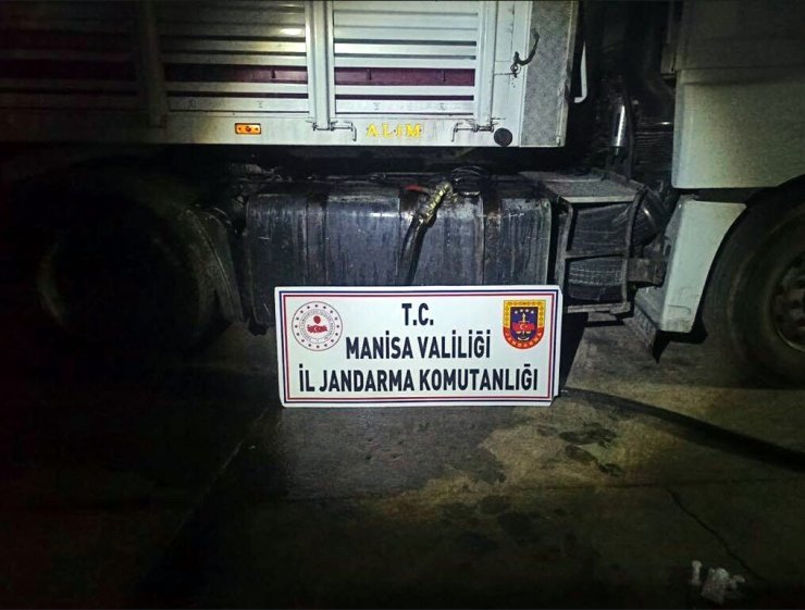 Manisa'da 2 Bin 500 Litre Kaçak Akaryakıt Ele Geçirildi