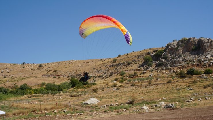 Yamaç Paraşütü Hedef Şampiyonası'nın İkinci Etabı Siirt’te Yapıldı