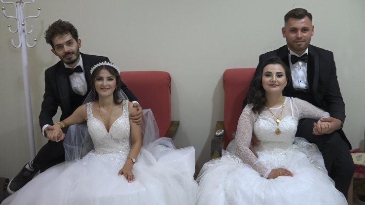 10 Gün Arayla Evlenme Kararı Alan Kız Kardeşler, Aynı Düğünle Dünyaevine Girdi