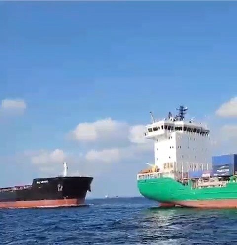 Ahırkapı Açıklarında İki Geminin Çarpışması Kamerada